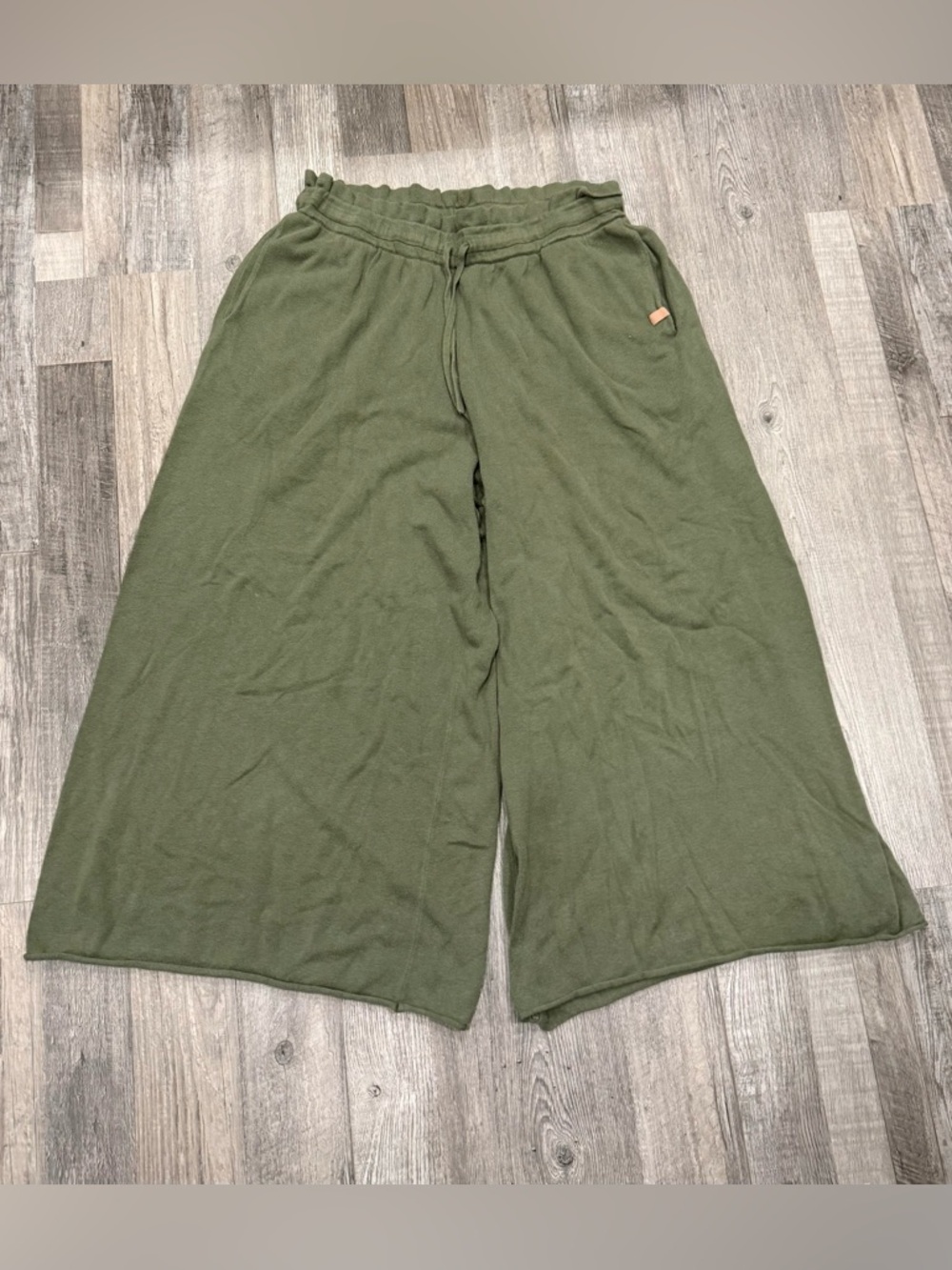 Lunya Olive Green Wide Leg Cotton/Silk Pants
Size L
